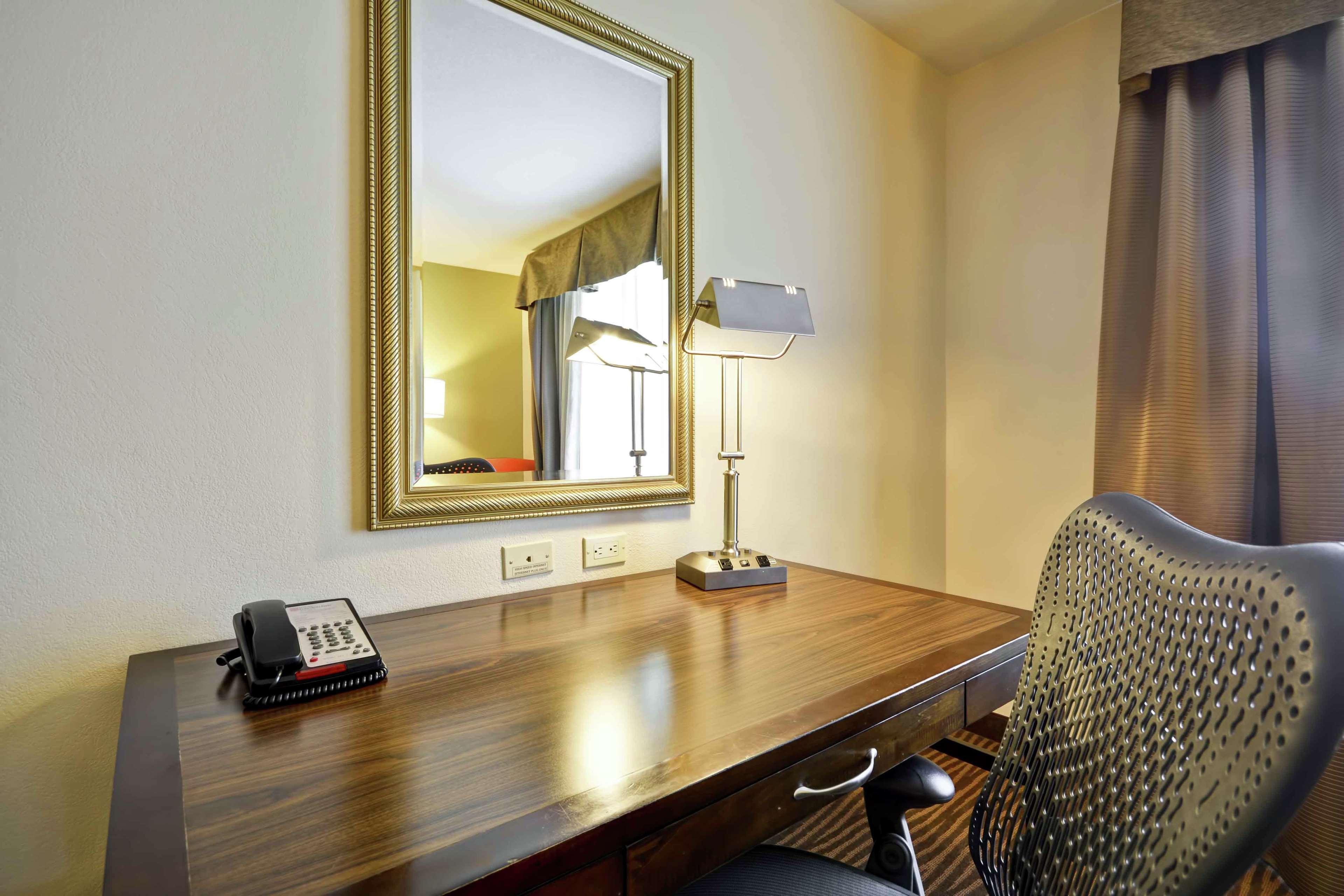 Hilton Garden Inn Fort Myers Ngoại thất bức ảnh