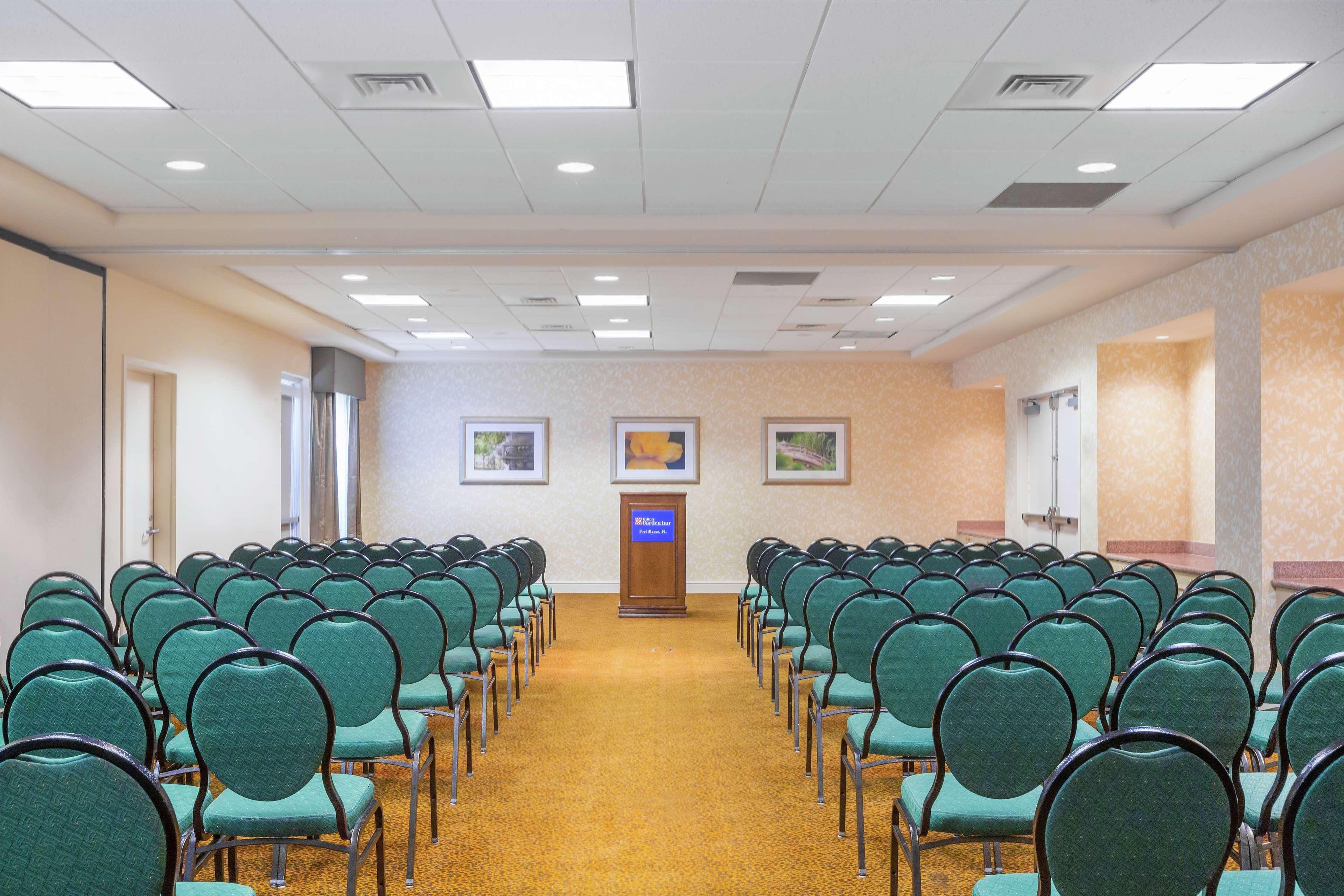 Hilton Garden Inn Fort Myers Ngoại thất bức ảnh