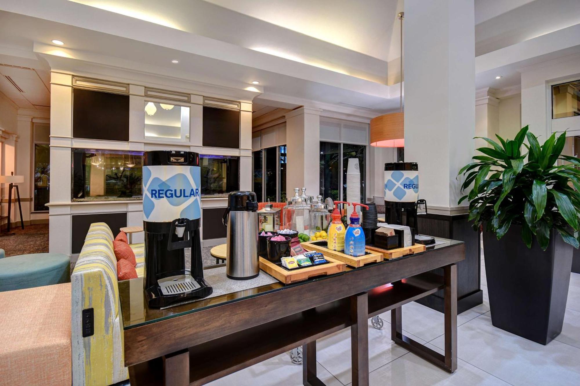 Hilton Garden Inn Fort Myers Ngoại thất bức ảnh